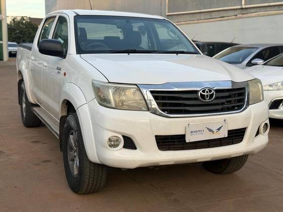 TOYOTA HILUX 2.7 SR 4X2 CD 16V FLEX 4P AUTOMÁTICO TOYOTA HILUX 2.7 SR 4X2 CD 16V FLEX 4P AUTOMÁTICO
